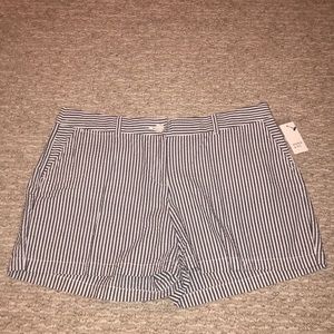 NWT Crown and Ivy shorts